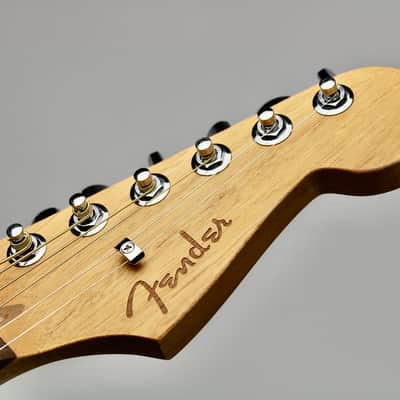 Fender American Acoustasonic Strat Ebony Fingerboard 3-Color Sunburst w/Gig Bag 2020 (0972023200) image 10
