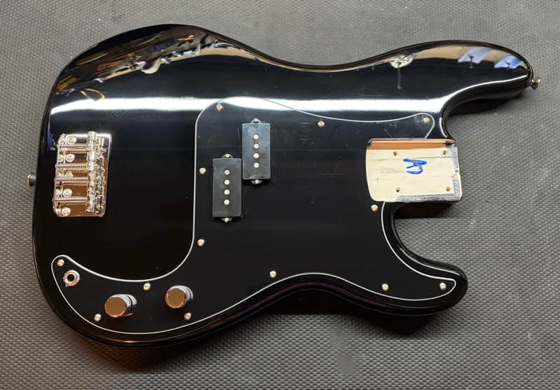 Squier Classic Vibe Precision Bass Body Loaded Black image 1