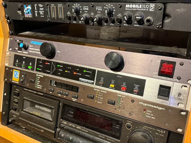 Behringer Ultramatch SRC2000 Sample rate convertor. imagen 1