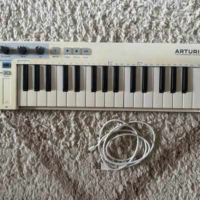 Arturia KeyStep 32-Key MIDI Controller 2017 - 2025 White