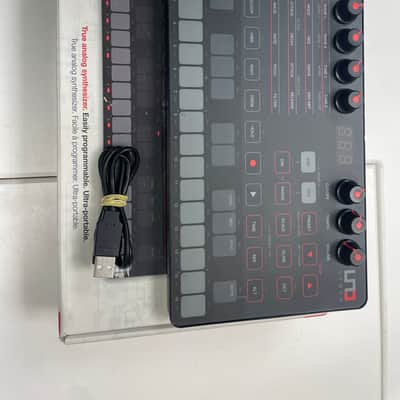 IK Multimedia UNO Analog Synth 2018 - Present - Black image 1