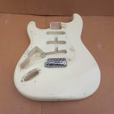 1986 FENDER STRATOCASTER BODY - LEFT HAND - RELIC image 4