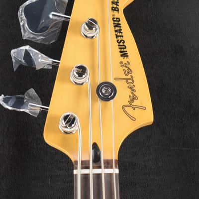 Fender Player II Mustang Bass PJ Coral Red Rosewood Fingerboard image 5