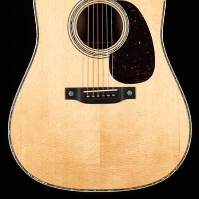 Martin D-42 Modern Deluxe (416) image 3