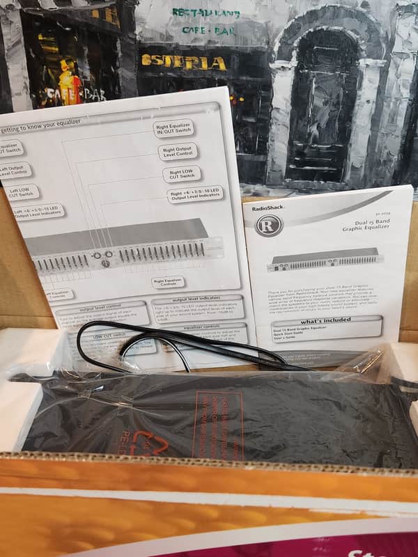 Realistic RadioShack 32-2059 is a dual 15-band stereo graphic equalizer 80s - Silver image 1