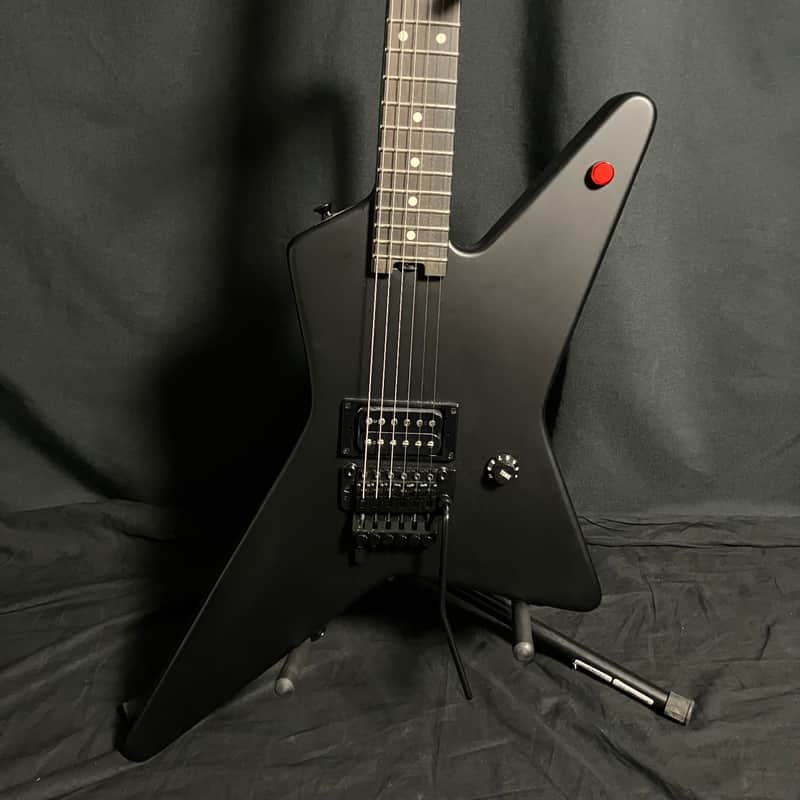 EVH Star Limited Edition Stealth Black with Black Hardware AND EVH Gigbag image 1