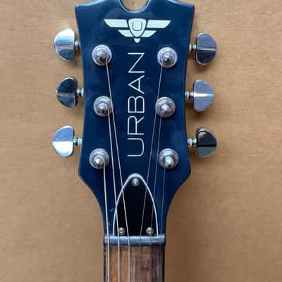 Keith Urban “Urban” Limited Edition Electric Guitar – Numbered 2,788 / 11,100 – Blue Burst – B-Stock image 2