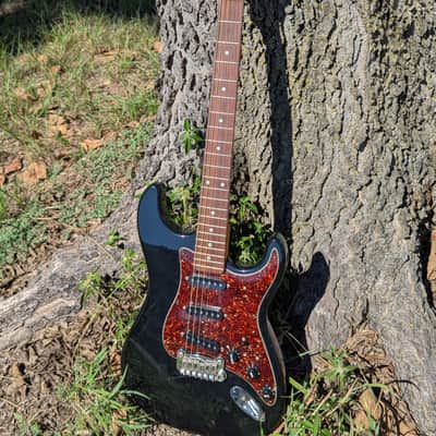 G&L Legacy - black image 1