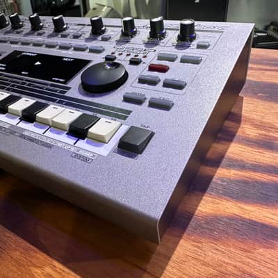 Roland MC-303 Groovebox image 4