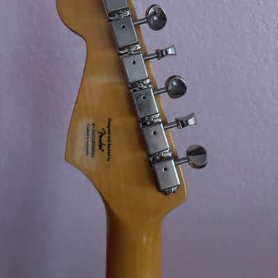Squier Classic Vibe '50s Stratocaster HT 2025 With HSS V-MOD II Loaded Pickguard Pickups Present - Shell Pink image 9