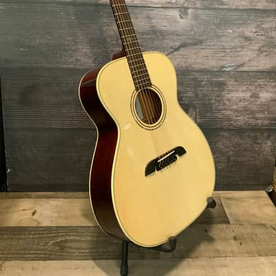 Alvarez Yairi FYM60HD Honduran Folk/OM Acoustic Guitar with case image 7