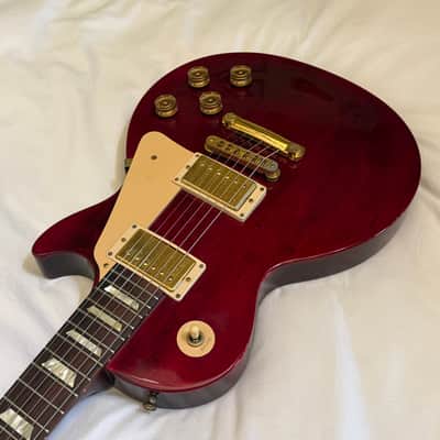 2006 Gibson Les Paul Studio with Gold Hardware - Wine Red Gloss - Free Pro Setup image 6
