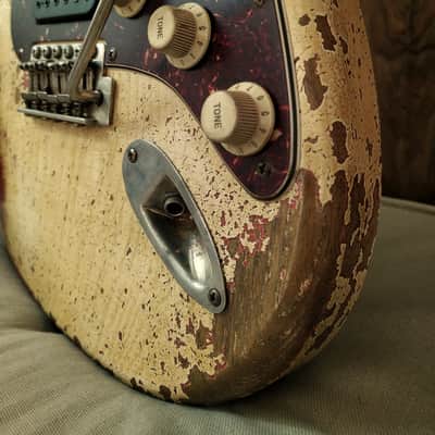 #202603 :: Baldman's Stratocaster set in Dirty Relic Olympic White over Metallic Wine Red : Vintage Aged image 7