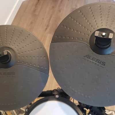 Alesis Nitro Max Mesh Electronic Drum Set with Expansion Pack 2024 image 5