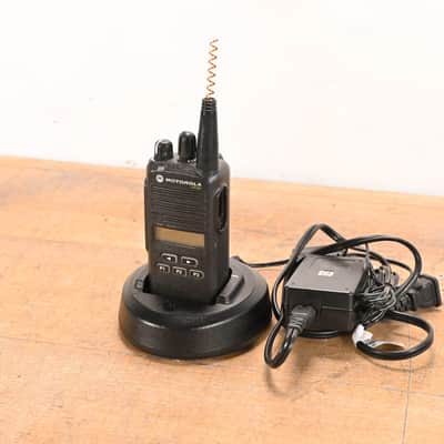 Motorola CP185 Portable Two-Way Radio with PMLN5228A Charger CG01WGD image 1