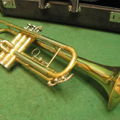 Conn Director Trumpet Elkhart 1962 - Reconditioned - Case & Bach 7C MP image 1