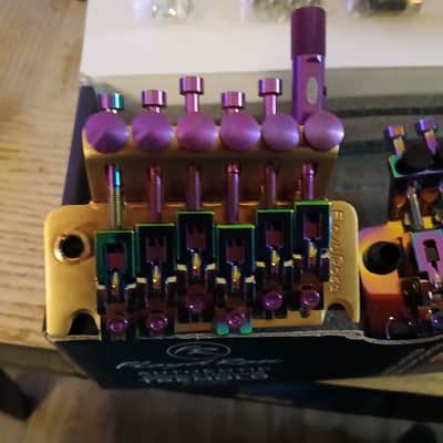 Floyd Rose 1000 "1 of a kind!" with Carbon Fiber arm, D-tuna and titanium parts, brass block & tuners 2025 - Gold/Purple image 6