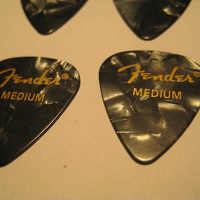 Fender Medium Black Pearl W Gold Guitar Picks 6 Pieces image 3