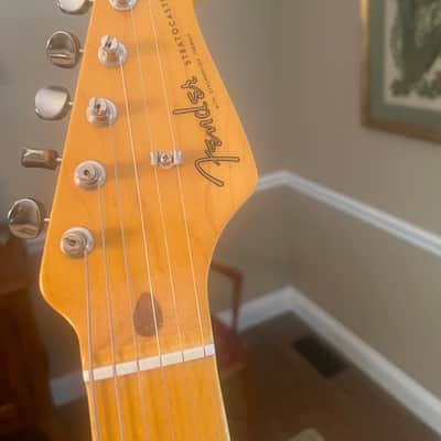 Fender Eric Johnson Signature '54 "Virginia" Stratocaster 2020 - Present - 2-Color Sunburst image 3