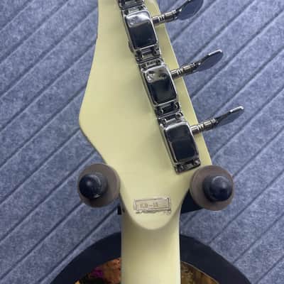 Kay Starter Series Bass Vintage White Cream Short Scale image 11