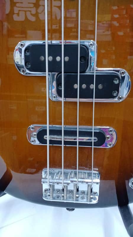 Yamaha BB1024 Electric Bass Guitar | Reverb