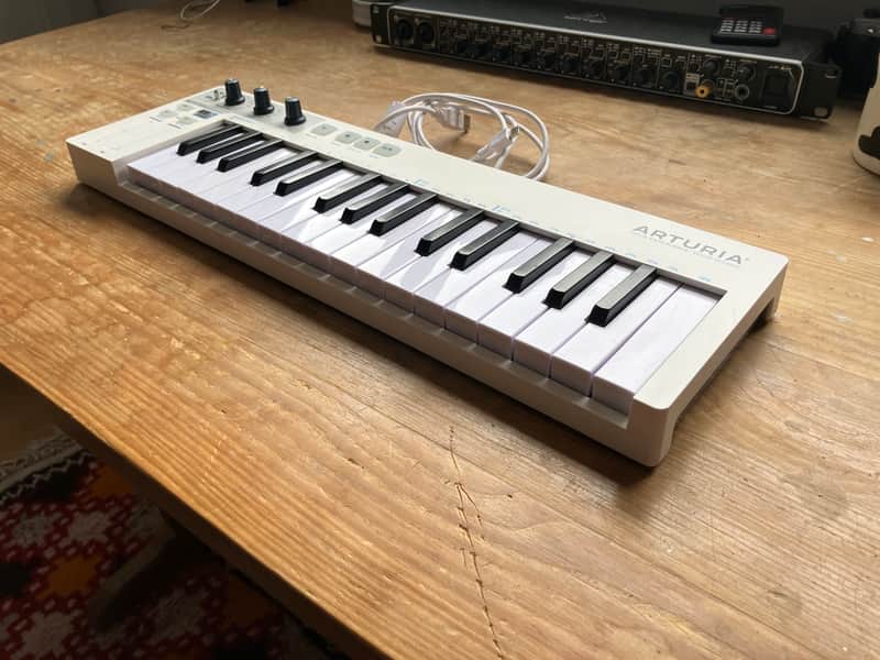 Arturia KeyStep MK1 32-Key White image 1