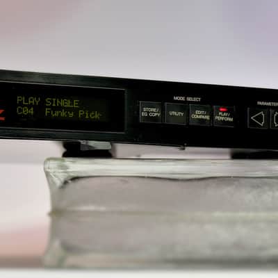 Yamaha TX81Z Rackmount FM Tone Generator 1987 - 1988 - Black