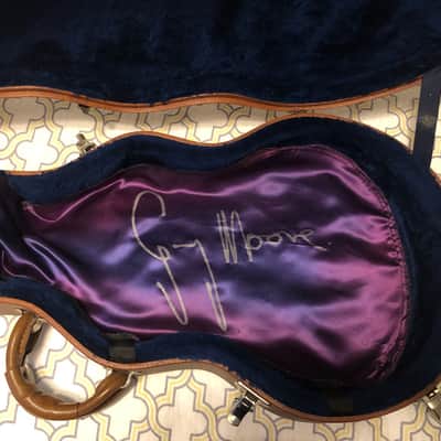 Gibson Les Paul 2000's Gary Moore Case with Signature image 5