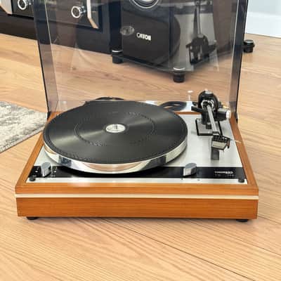 Vintage Thorens TD-145 Walnut Wood Turntable ~FULLY RESTORED~ LOOK ! image 2