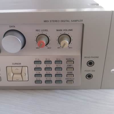 Akai S3000 MIDI Stereo Digital Sampler 4MB Serviced image 7