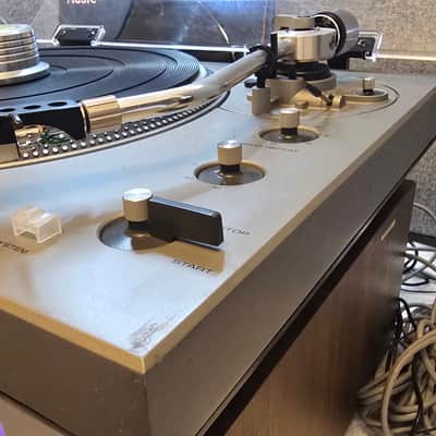 Technics SL-1300 Direct Drive Automatic Player System Turntable 1974 - 1978 - Silver image 10