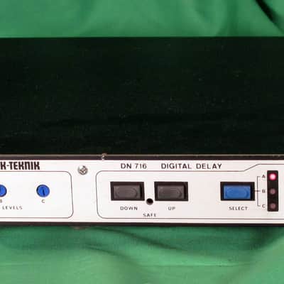 Klark Teknik DN716 1980s Digital Delay SN3355 image 7