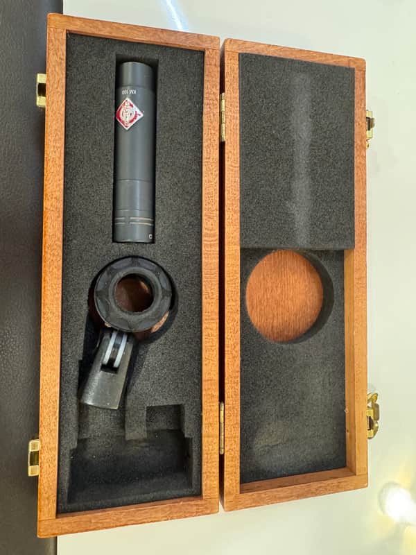 Neumann KM140; KM100; AK40