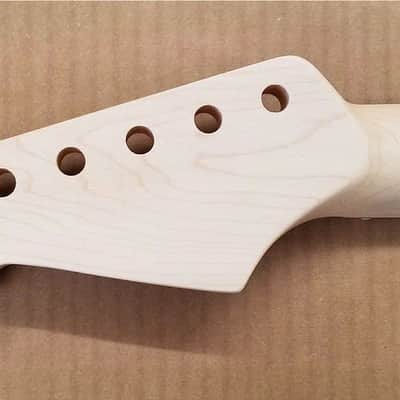 WD Music Fender Licensed Stratocaster Maple & Pau Ferro Neck image 4