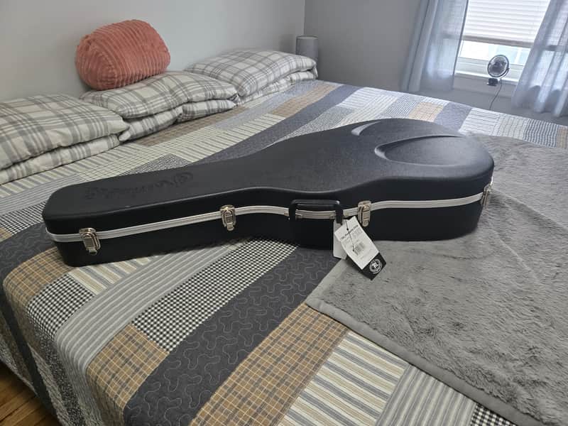 Martin C330 Open Box Case image 1