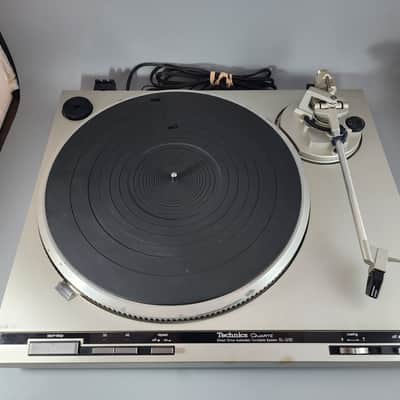Technics Quartz SL-Q30 Direct Drive Automatic Turntable & New AT81CP cartridge! image 2