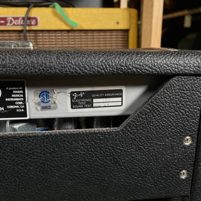 2010s Fender Deluxe Reverb 22w 1x12" Tube Amp Combo image 7