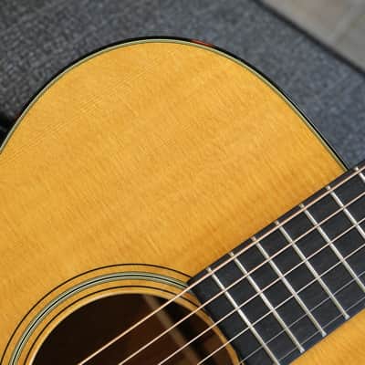 2013 Martin 000-18E Retro Acoustic Guitar Natural + OHSC image 4