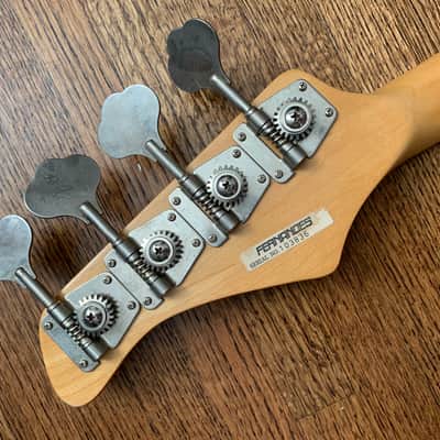 Fernandes Jazz Bass 1990s 3-Tone Sunburst image 4