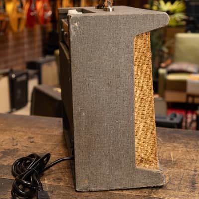 Silvertone Model 1432 10-Watt 1x12 Guitar Combo 1960s - Gray with White Grille image 5
