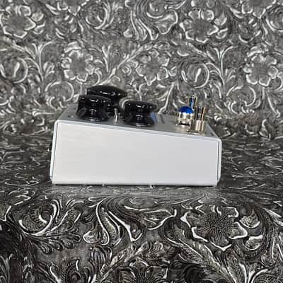Keeley Zoma Stereo Reverb / Tremolo - Silver image 8