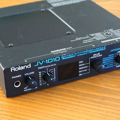 Roland JV-1010 64-Voice Synthesizer Module