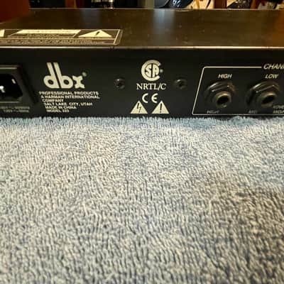 dbx 223s Stereo 2-Way / Mono 3-Way Crossover image 6