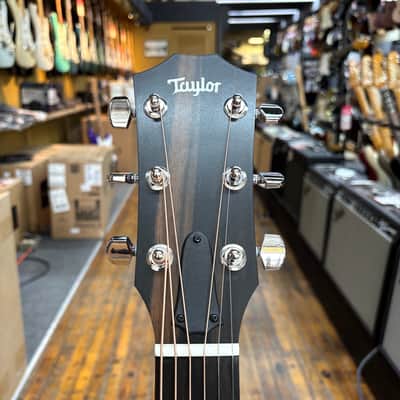Taylor 210ce Cutaway Dreadnought Acoustic-Electric Guitar w/Padded Gig Bag image 7