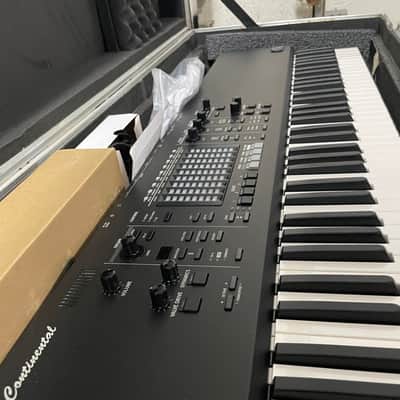 Vox Continental 73-Key Performance Organ with Stand and V861 Expression Pedal 2017 - Present - Black image 3