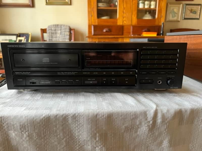 Onkyo Integra Compact Disc Player R1 DX7500 1988 - Black image 1