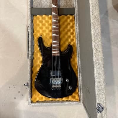 Washburn G-2V 1980s - Black w/Hard Shell Case image 10