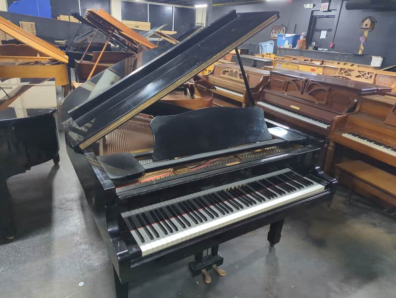 Yamaha G2 grand piano SN 1528164 - Polish Ebony image 1