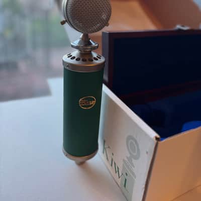 Blue Kiwi Large Diaphragm Multipattern Condenser Microphone 2010s - Green image 3