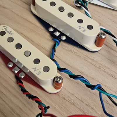 Fender N3 Noiseless Single Coil Pickup Set, Aged White (2011) image 3